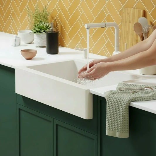 Low Arc Pull-Out Kitchen Faucet – Dual Spray Minimalist Design